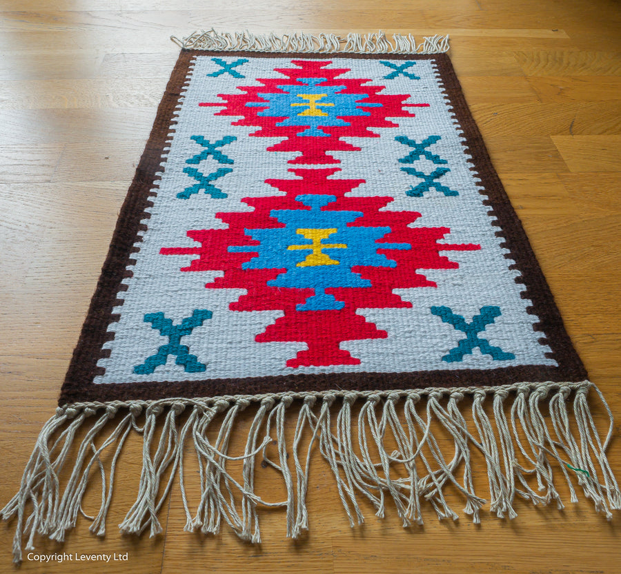 Hand made traditional Bulgarian B rug- Pano 9